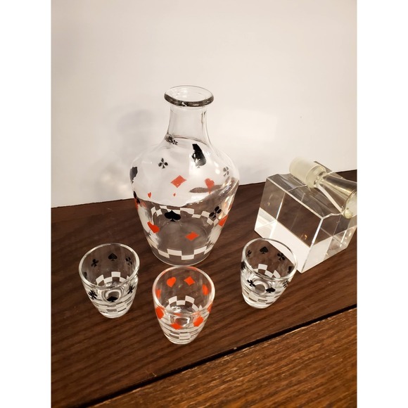 Vintage Verrerie D'Arques France Poker Card Decanter w/3 Shot Glasses - Picture 3 of 16